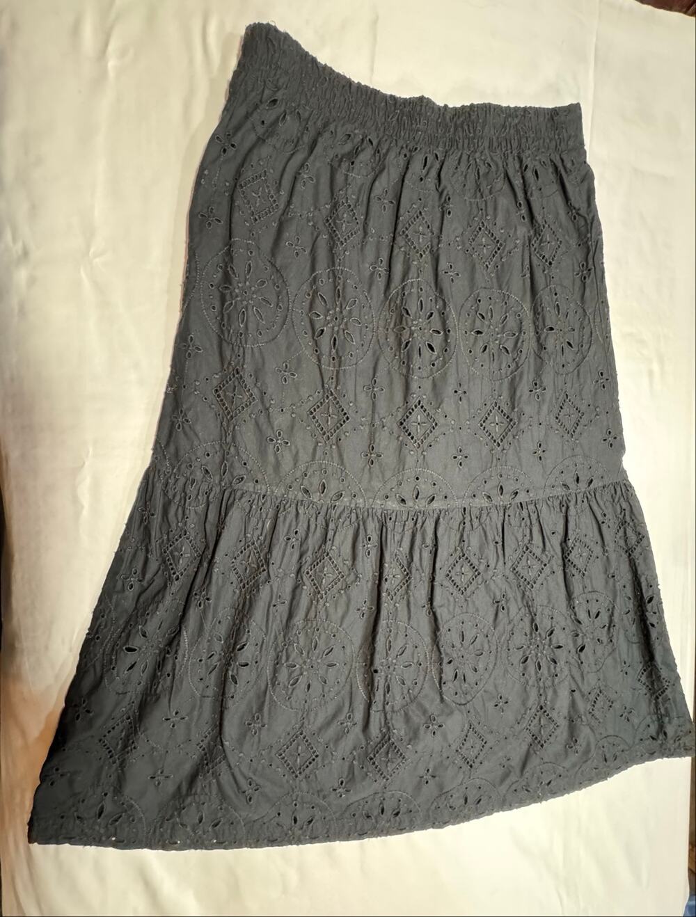 Gap Womens Medium Eyelet Midi Skirt True Black 100% Cotton Embroidered Peasant
